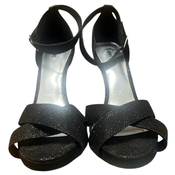 FIONI- Elegant Black Women's Heels - Picture 3 of 6